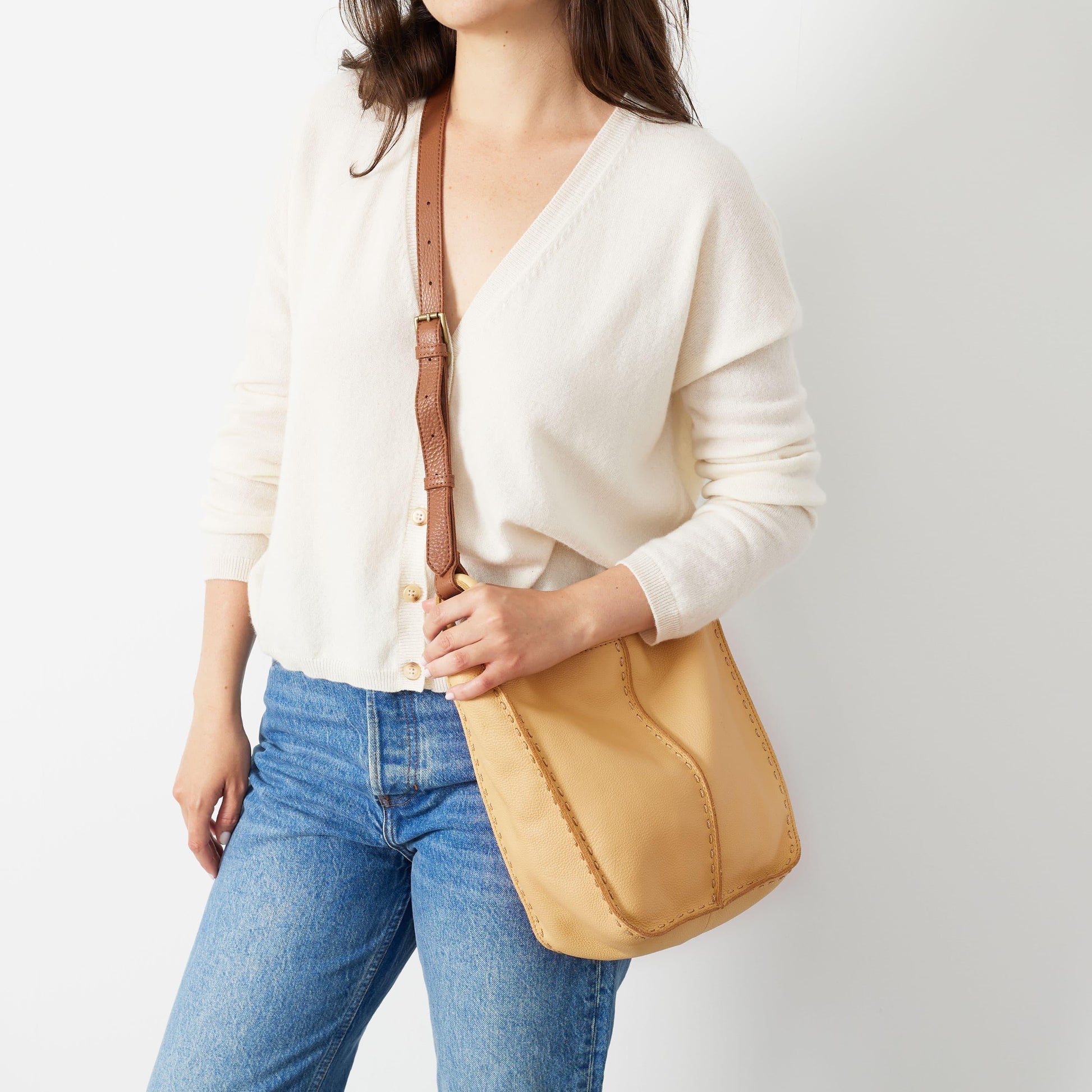 The Sak Los Feliz Slouchy Crossbody Leather - |Buttercup|