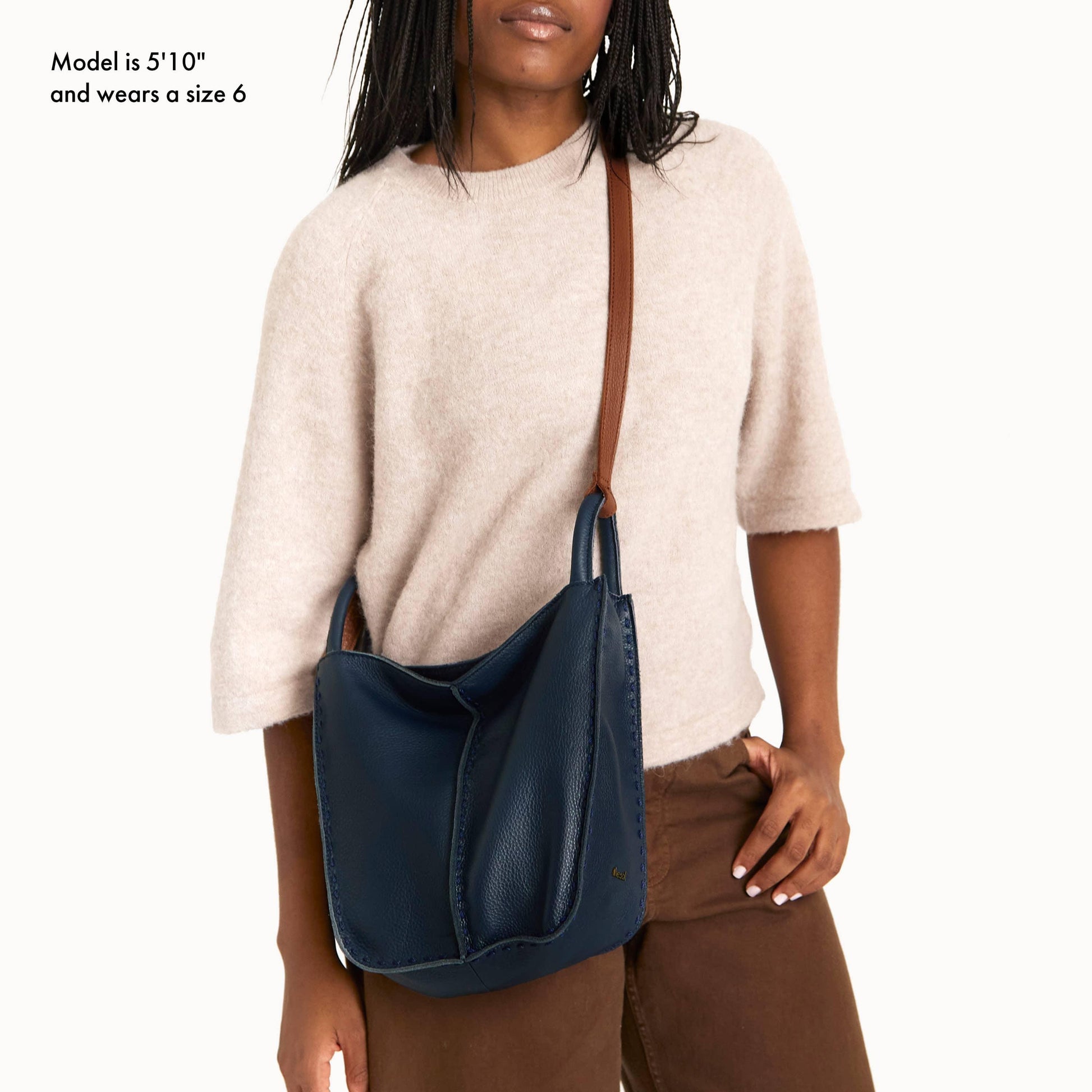 The Sak Los Feliz Slouchy Crossbody Leather - |Indigo|
