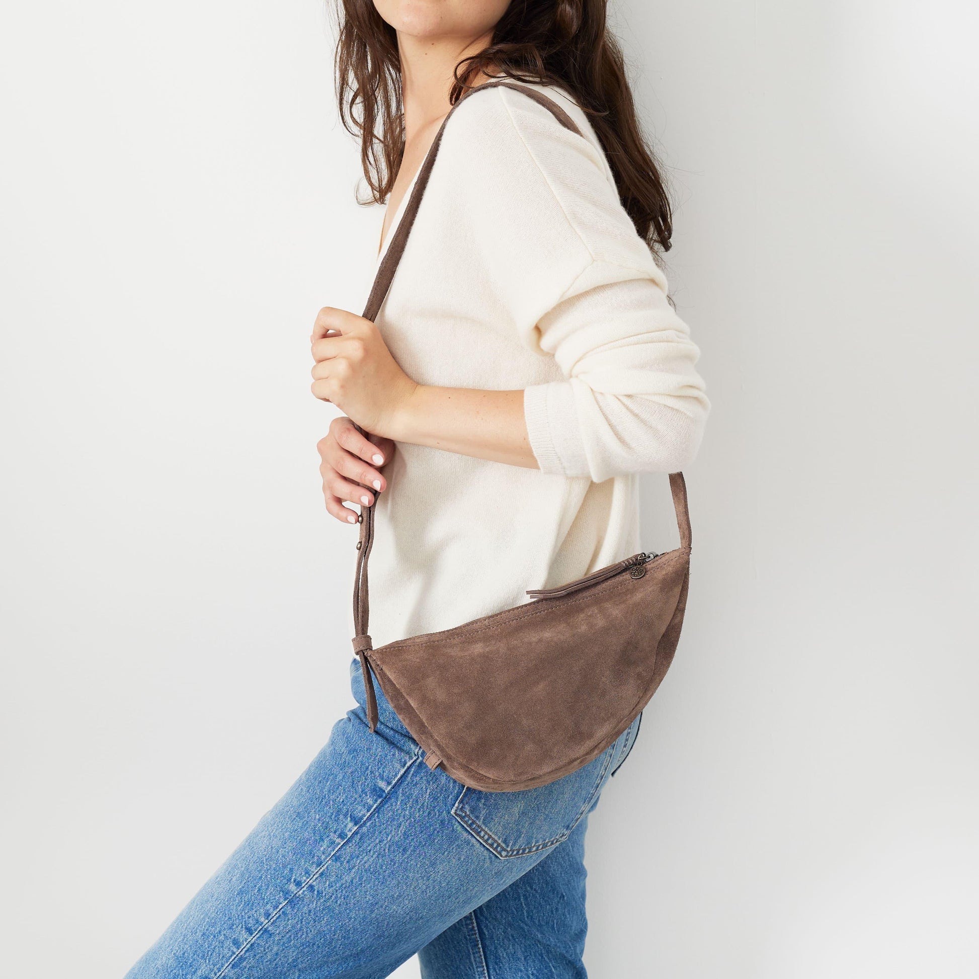 The Sak Tess Sling Bag Leather - |Mushroom Suede|