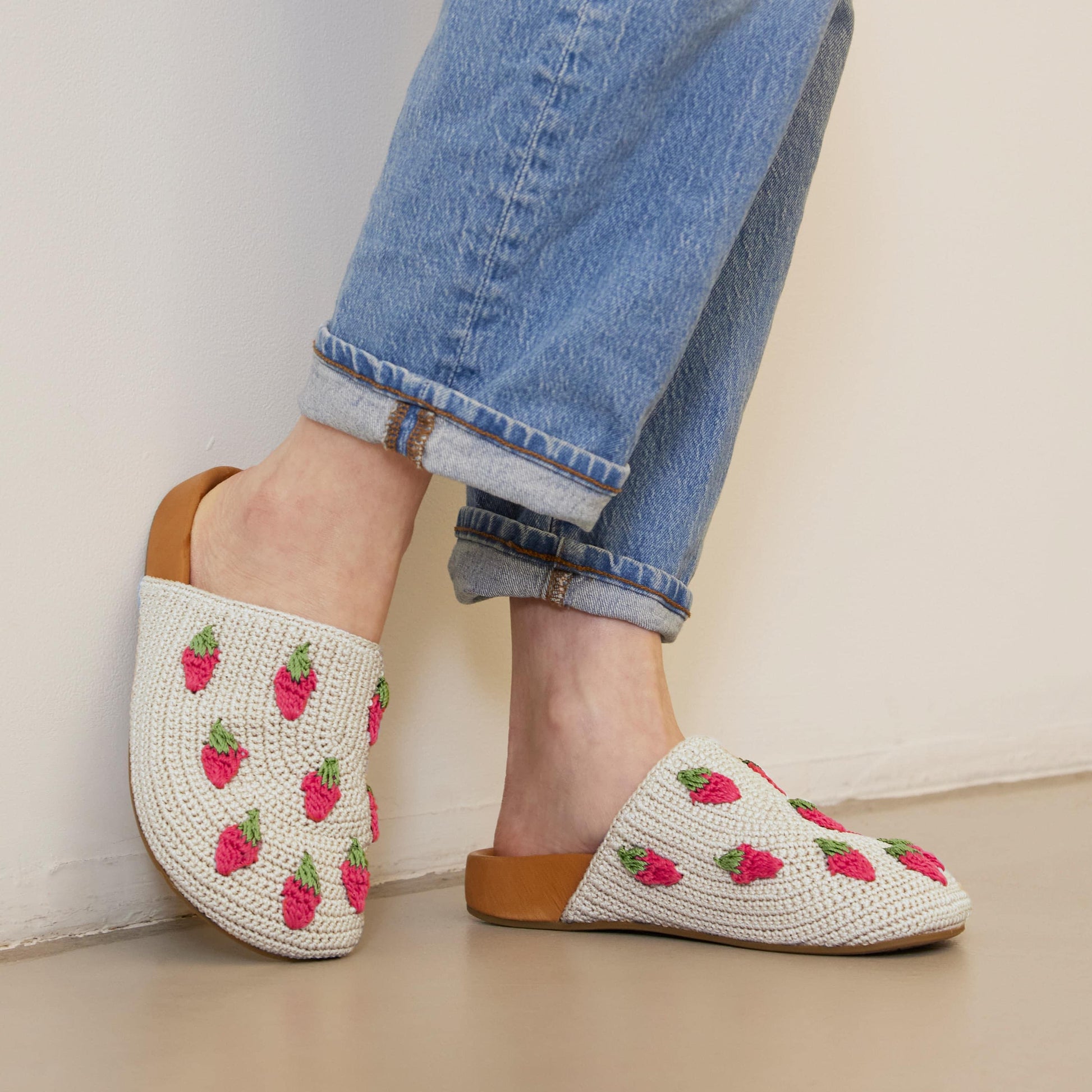 The Sak Bolinas Clog Crochet - |Natural Strawberries|