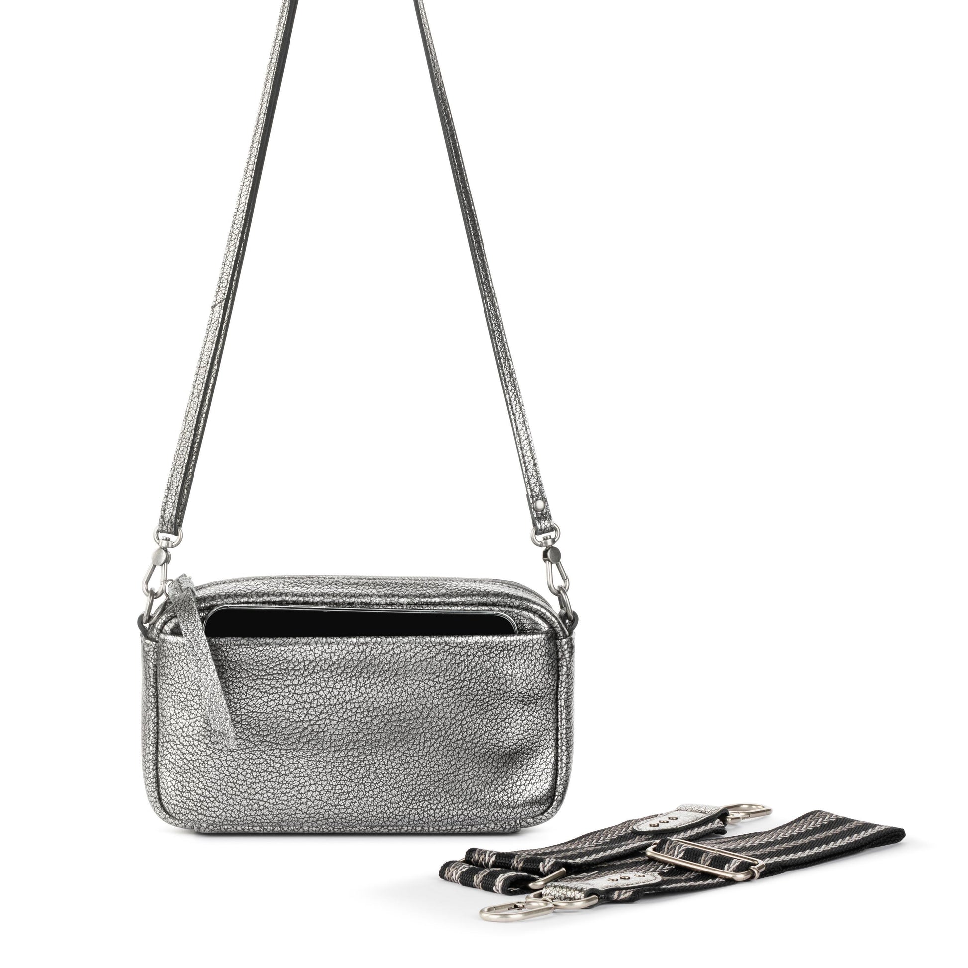 The Sak Cora Smartphone Crossbody Leather - |Dark Silver|