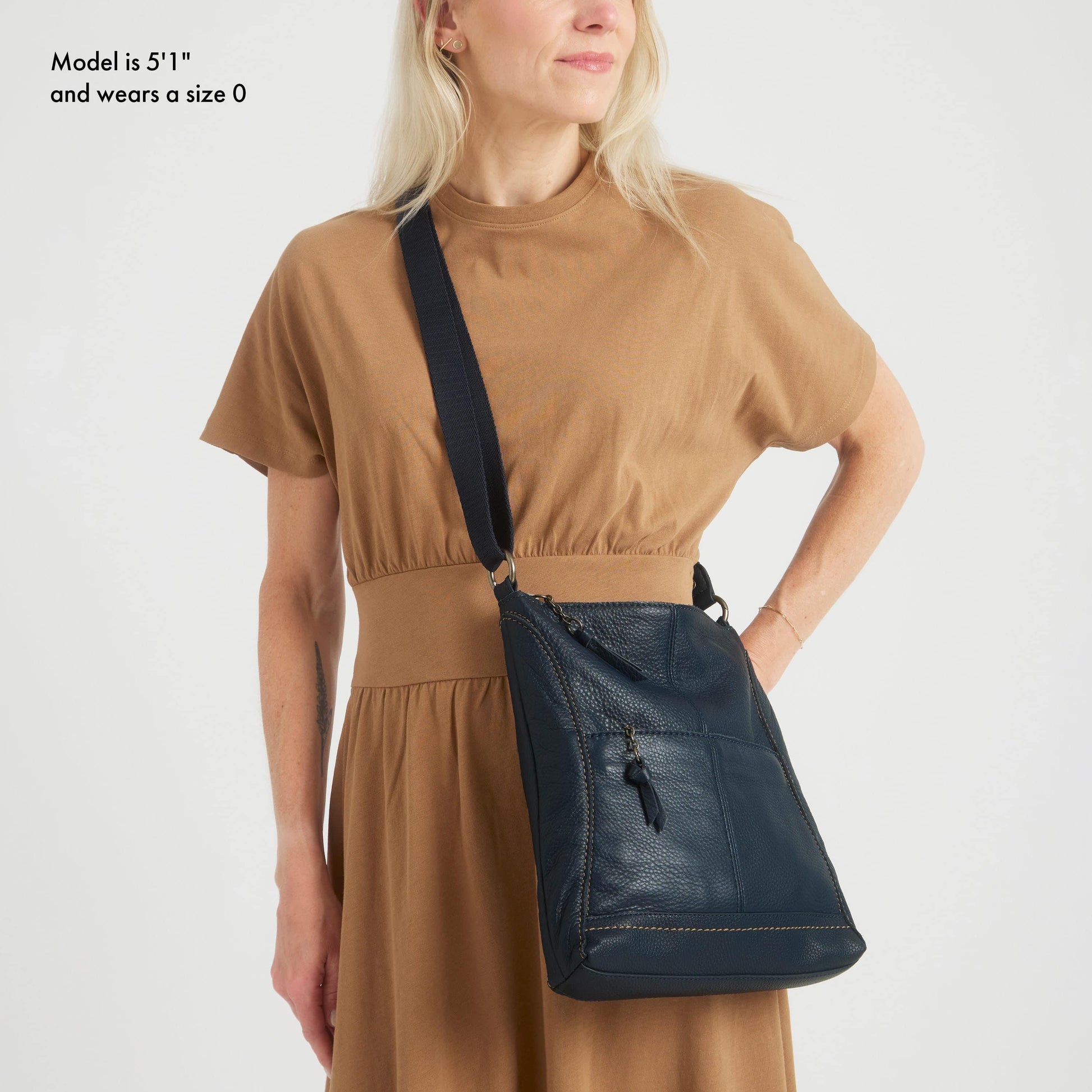 The Sak Lucia Crossbody Leather - |Indigo|