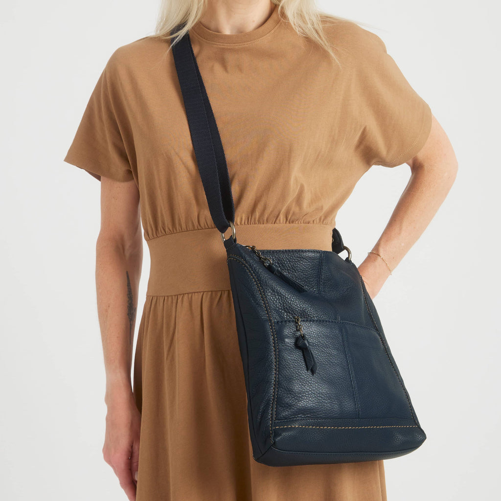 The Sak Lucia Crossbody - Leather - Indigo