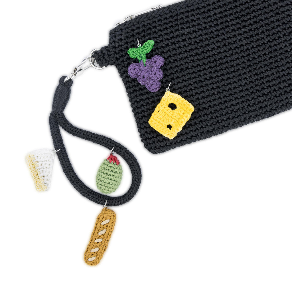 The Sak Vita Wristlet - Hand Crochet - Black