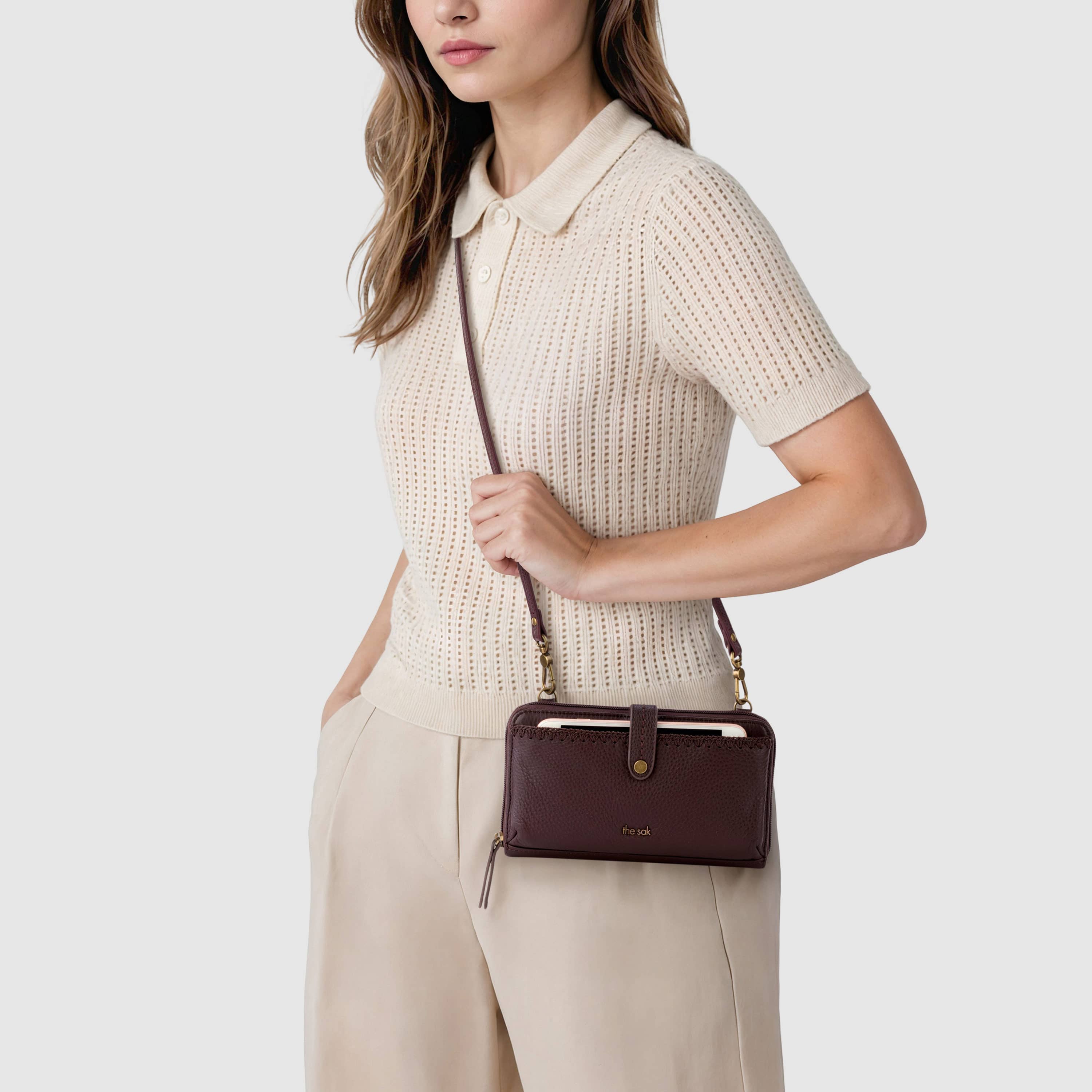 The Sak Iris Smartphone Wallet - Leather - Mahogany