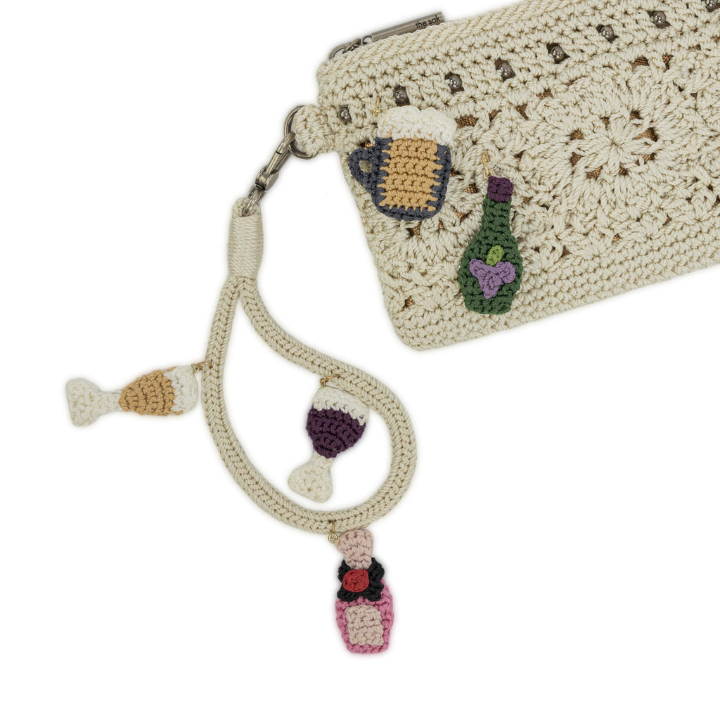 The Sak Vita Wristlet - Hand Crochet - Natural Medallion