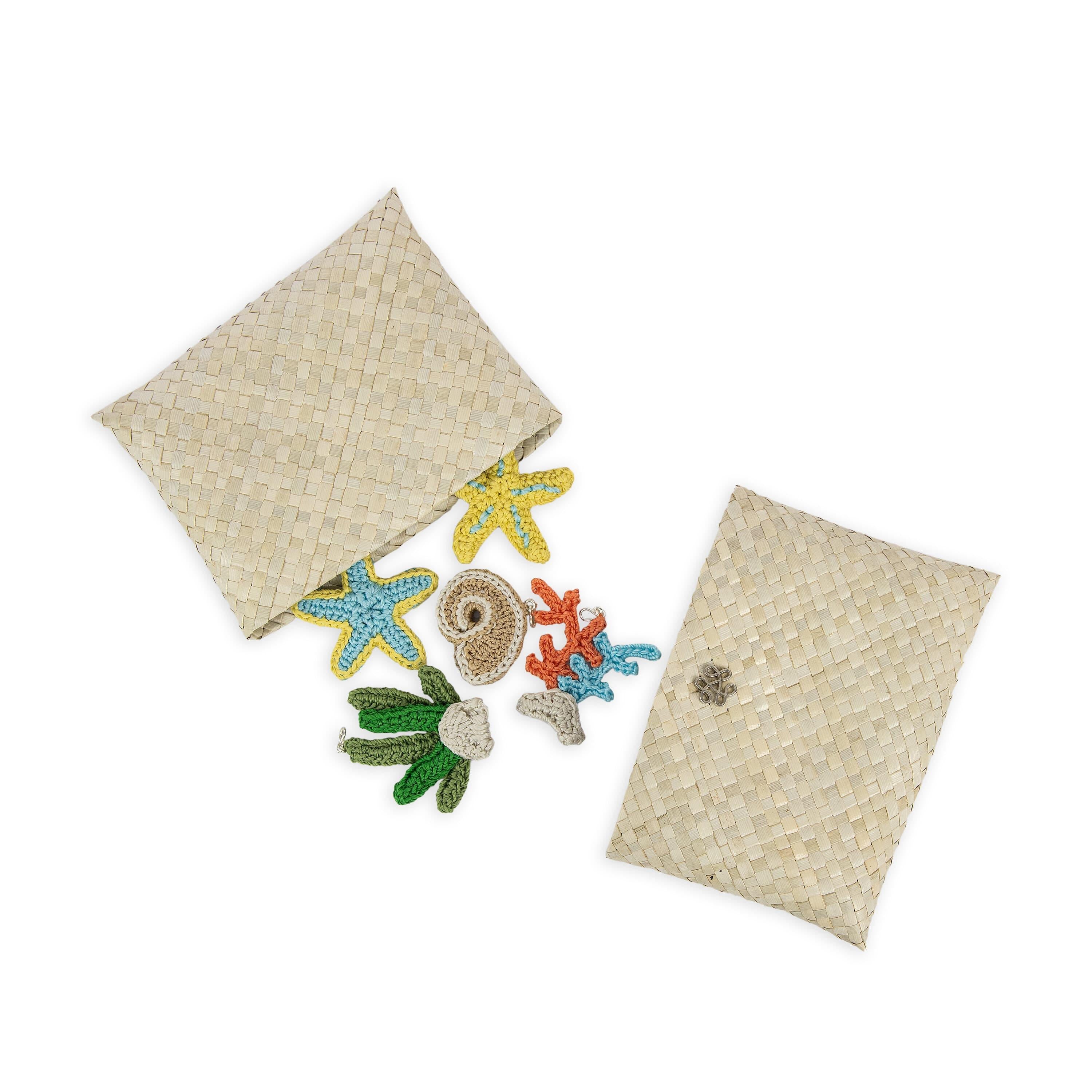 The Sak Yarnicharmz 5 Pack - Hand Crochet - Starfish