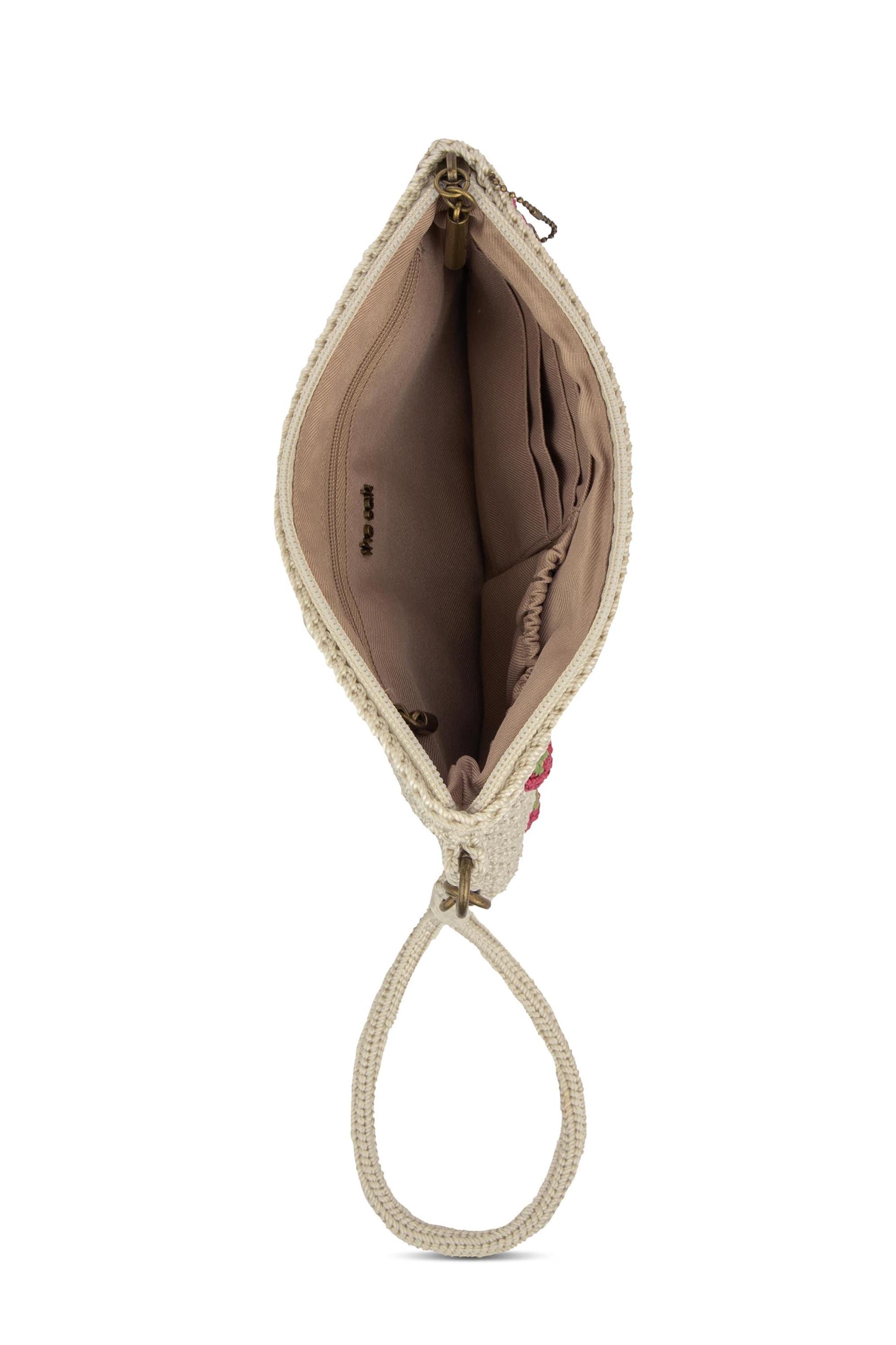 The Sak Vita Wristlet - Hand Crochet - Natural Strawberries