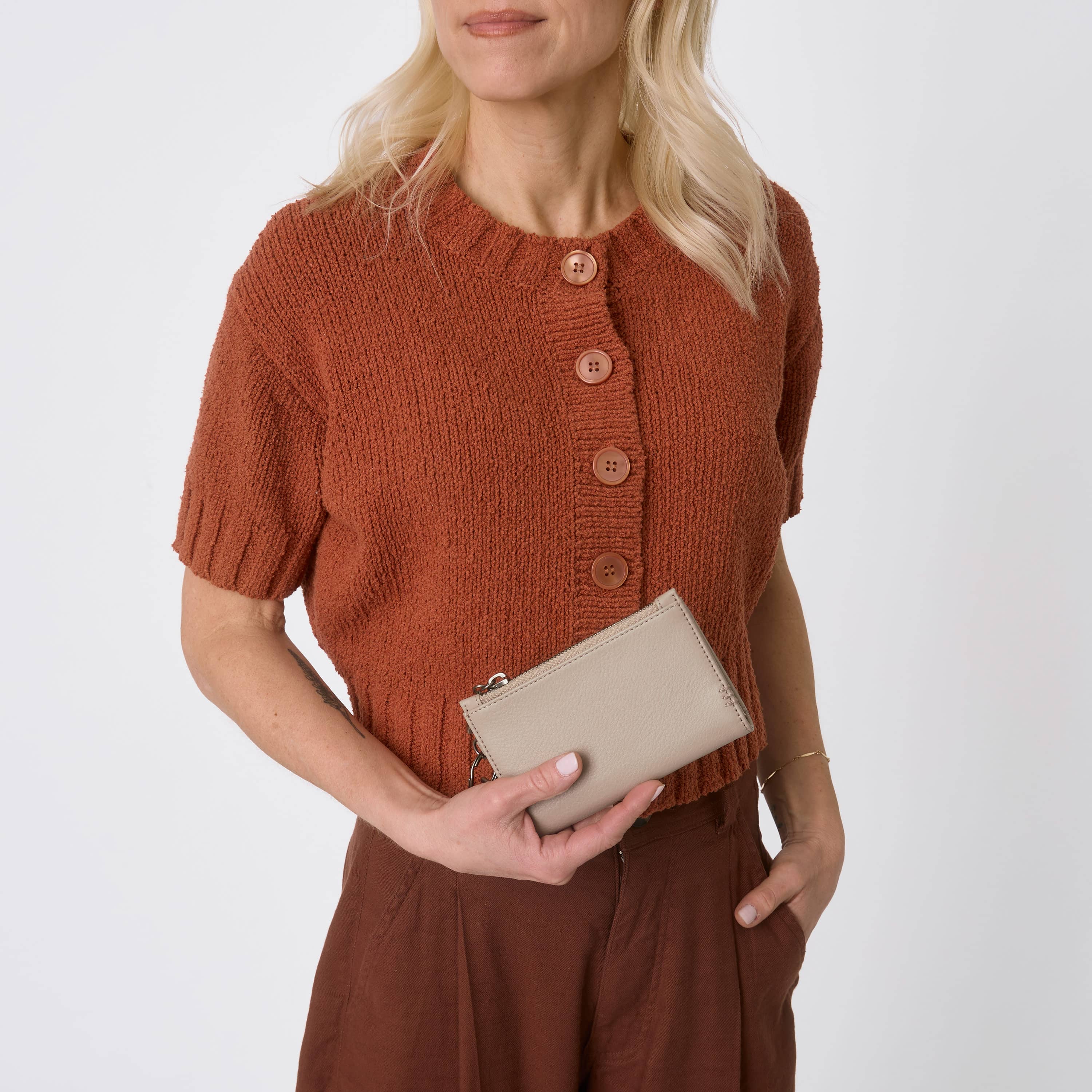 The Sak Encino Essential Wallet - Leather - Sand