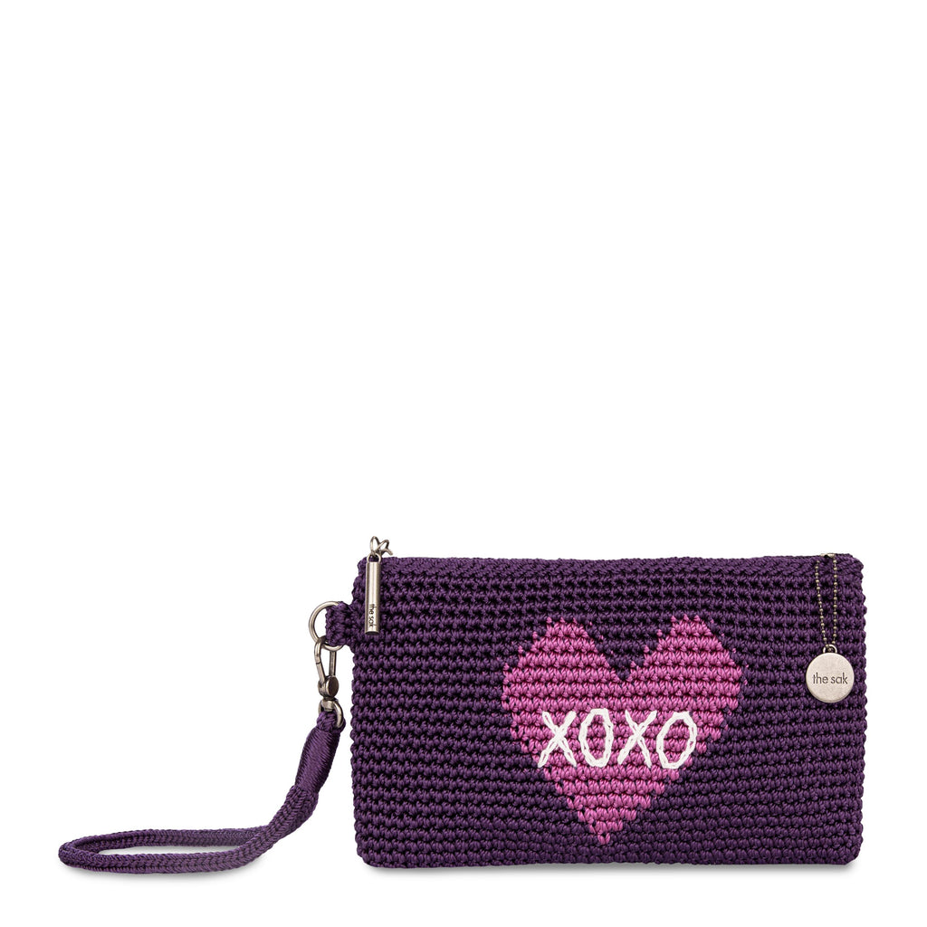 The Sak Vita Wristlet - Hand Crochet - Aubergine XO